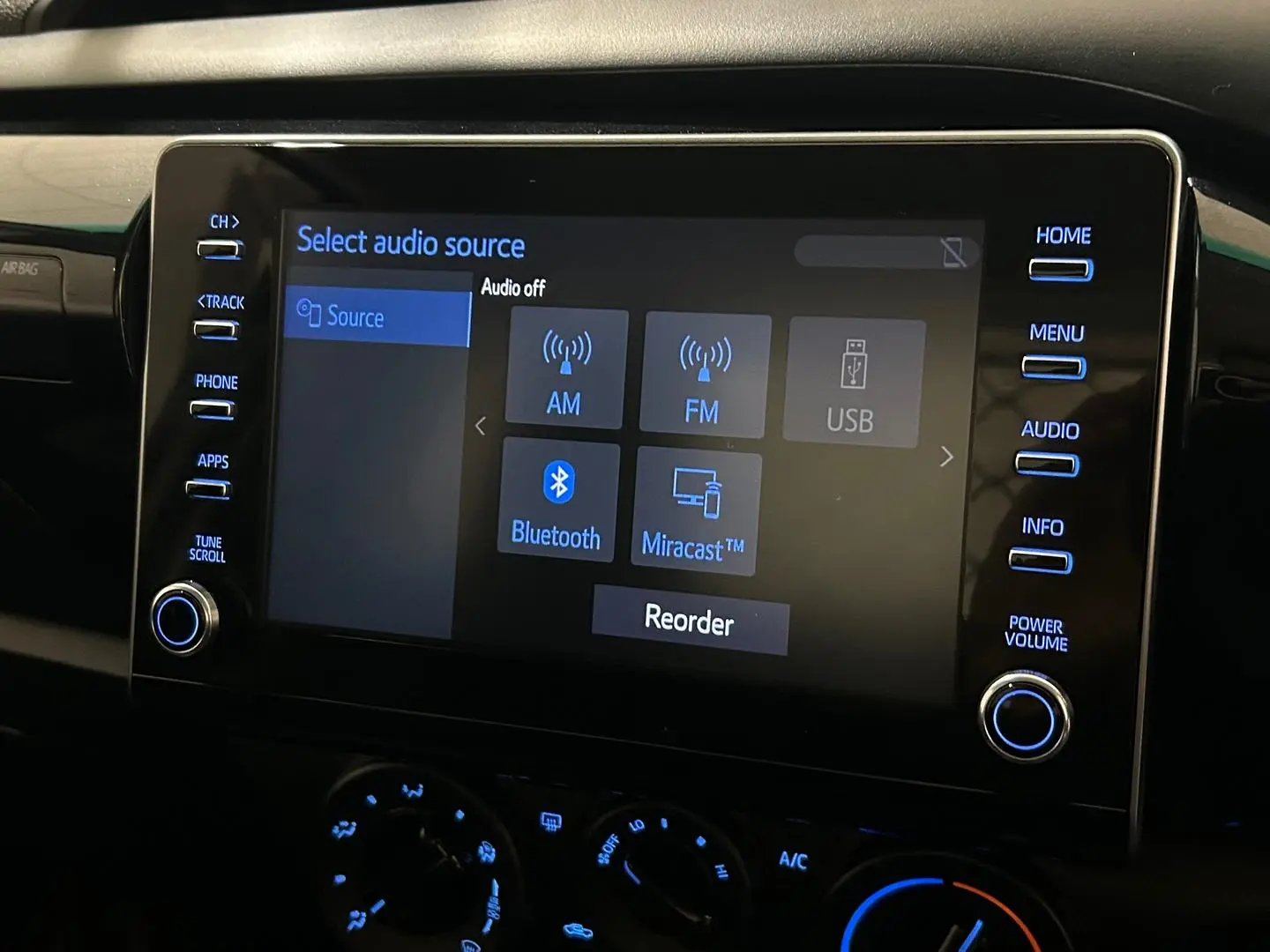 2020 Toyota Hilux Gallery Image 17