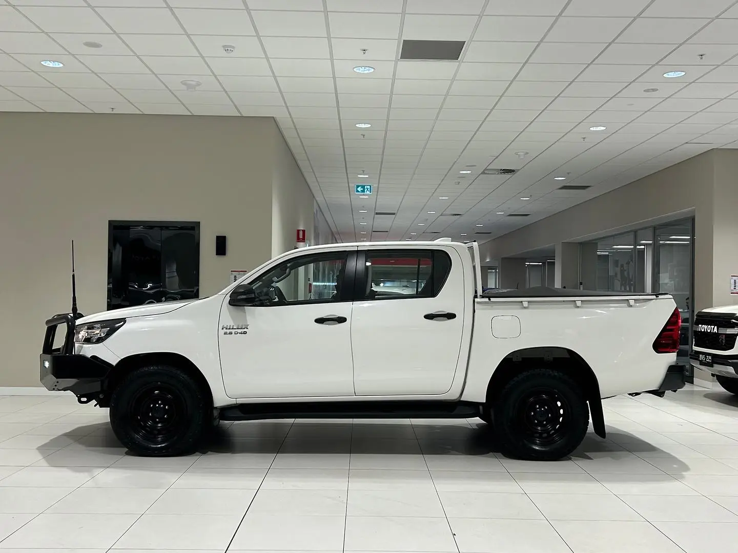 2022 Toyota Hilux Gallery Image 6