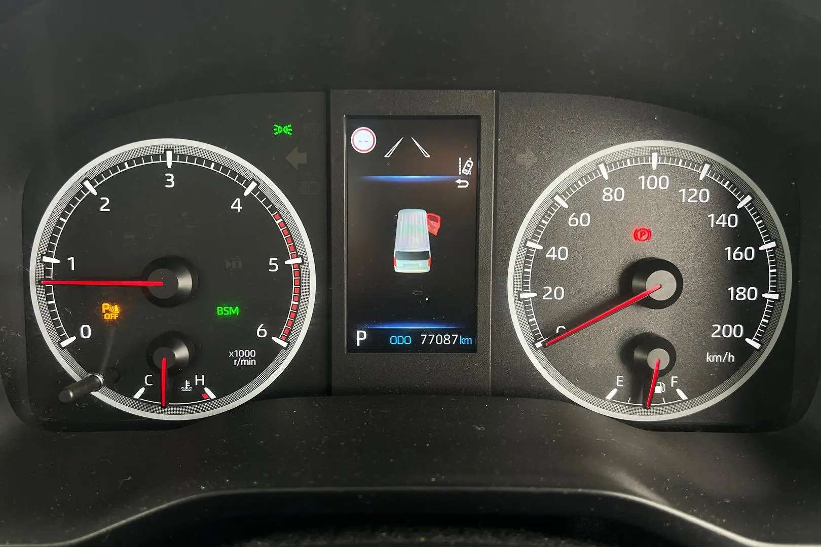 2021 Toyota Hiace Gallery Image 18