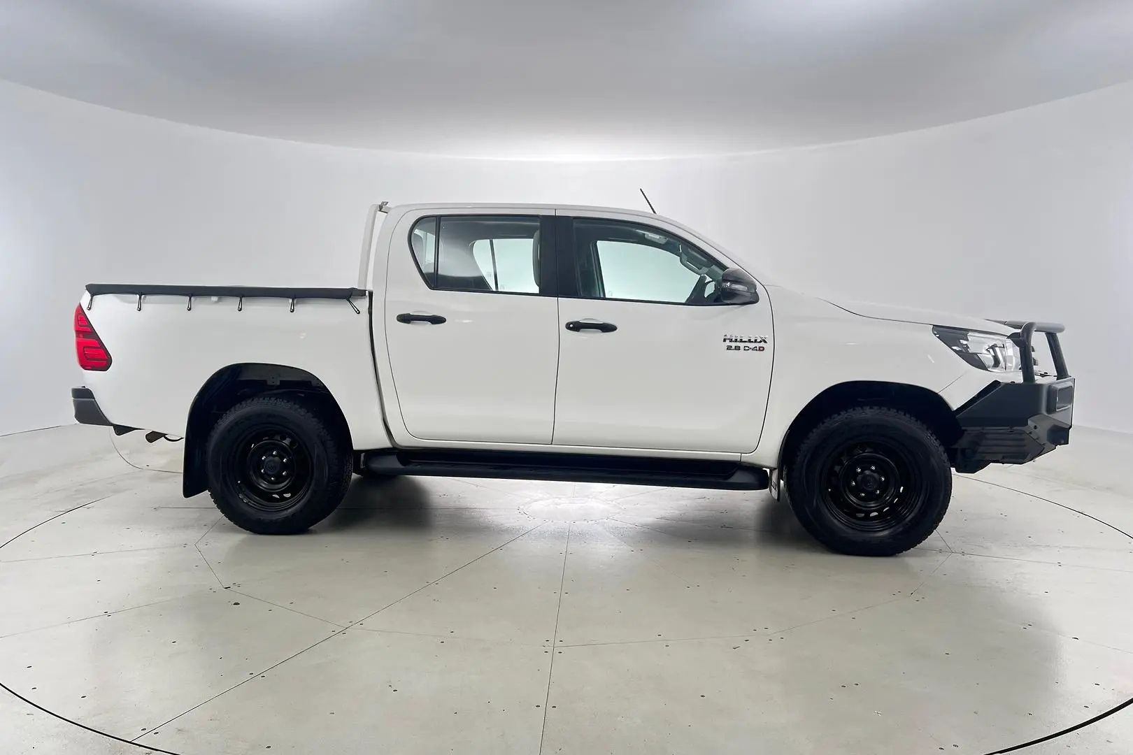 2017 Toyota Hilux Gallery Image 7