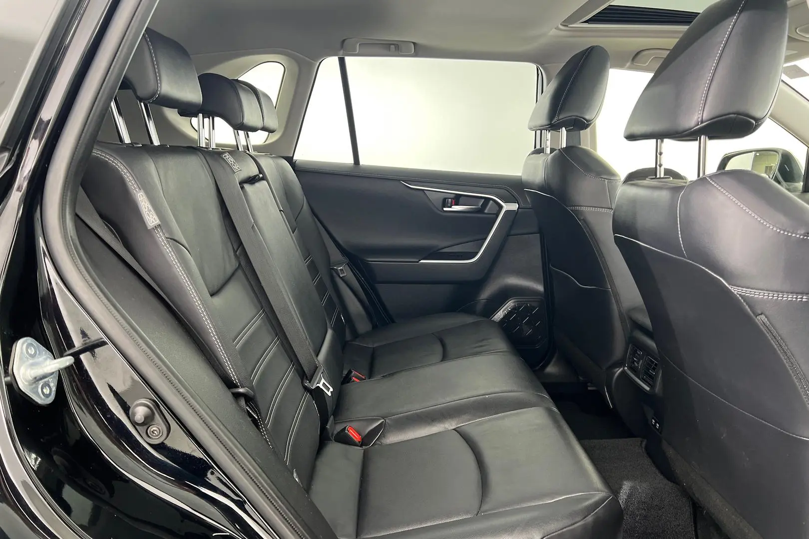 2021 Toyota RAV4 Gallery Image 16