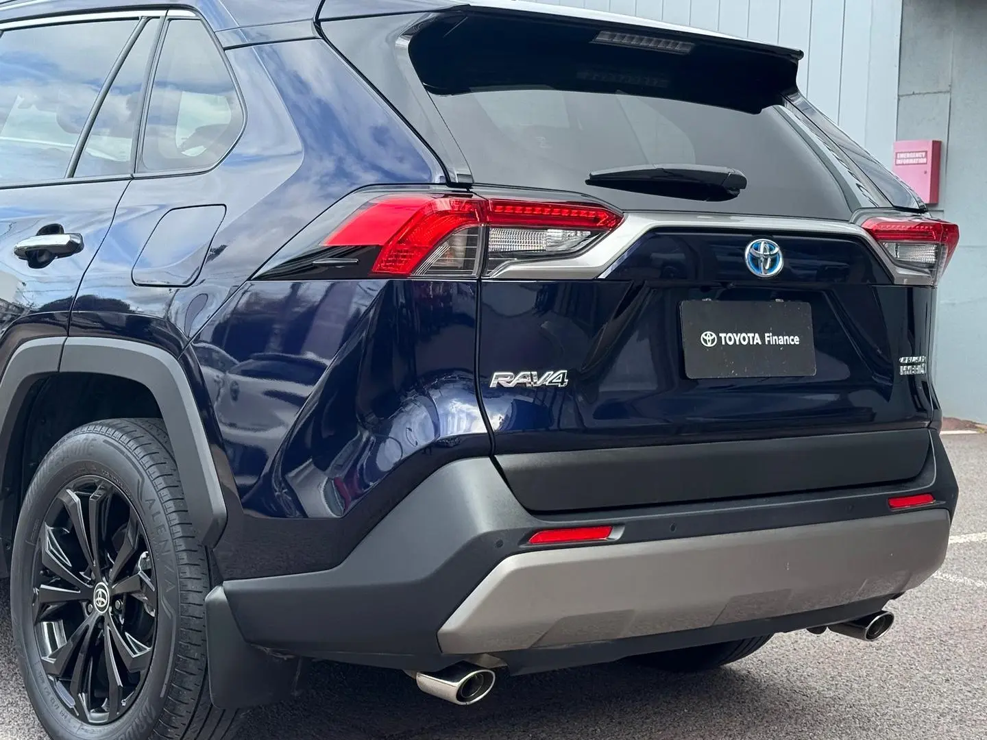 2022 Toyota RAV4 Gallery Image 8