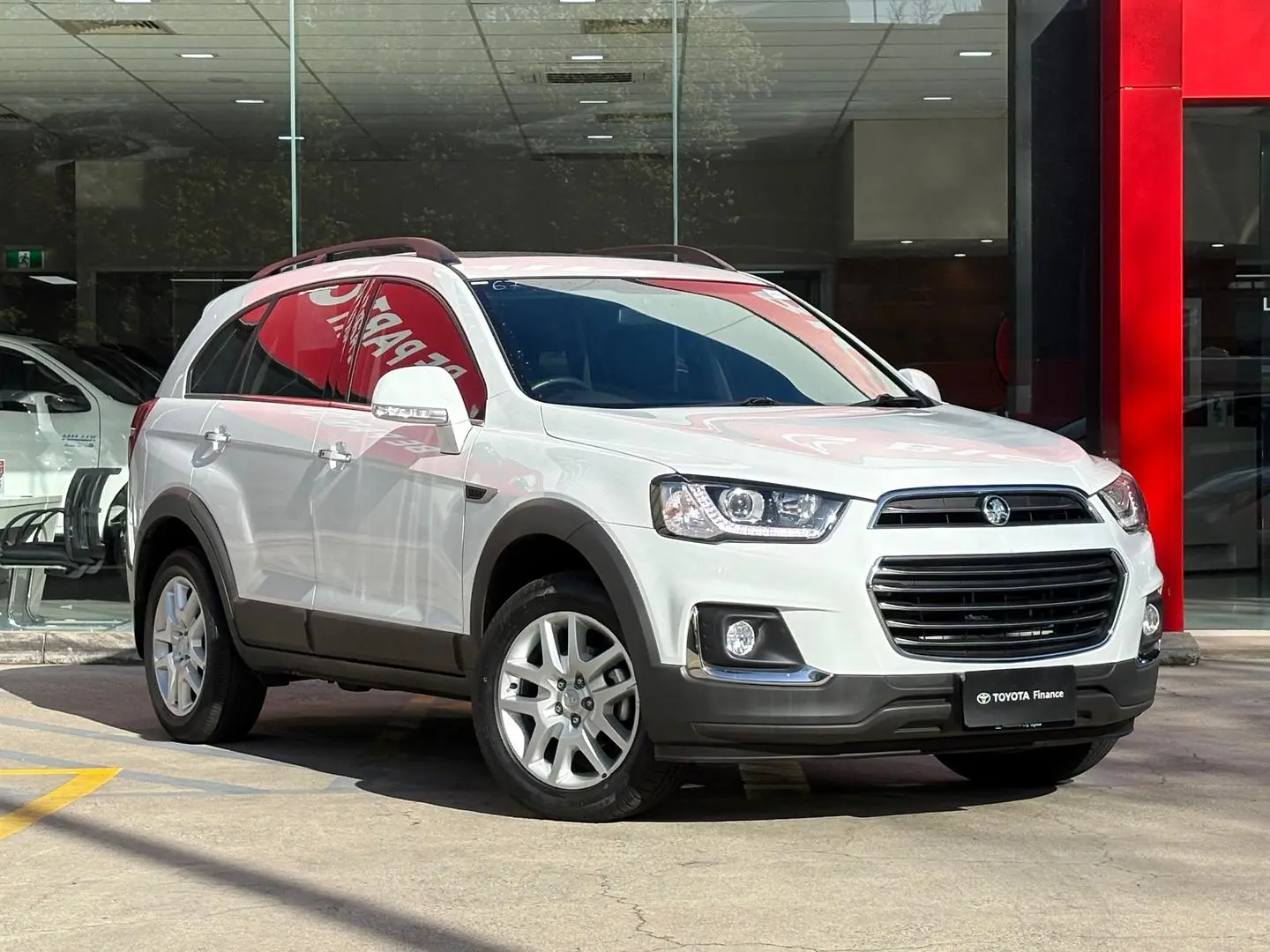 2017 Holden Captiva Gallery Image 1
