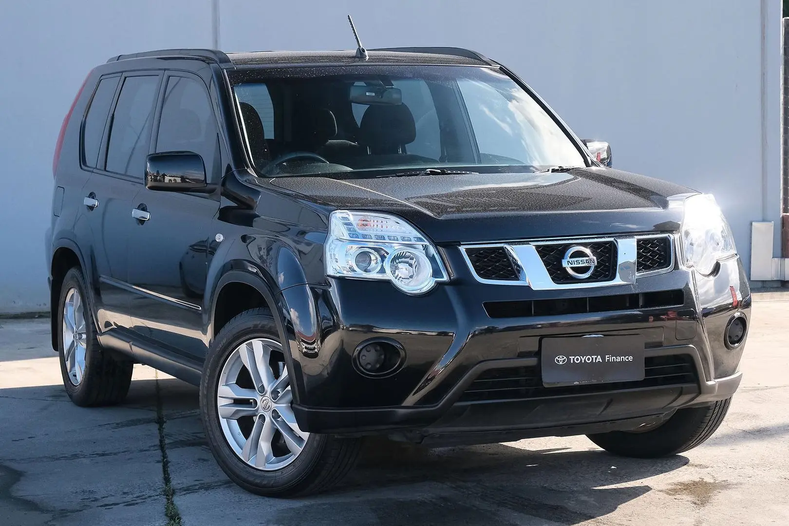 2013 Nissan X-TRAIL Gallery Image 1
