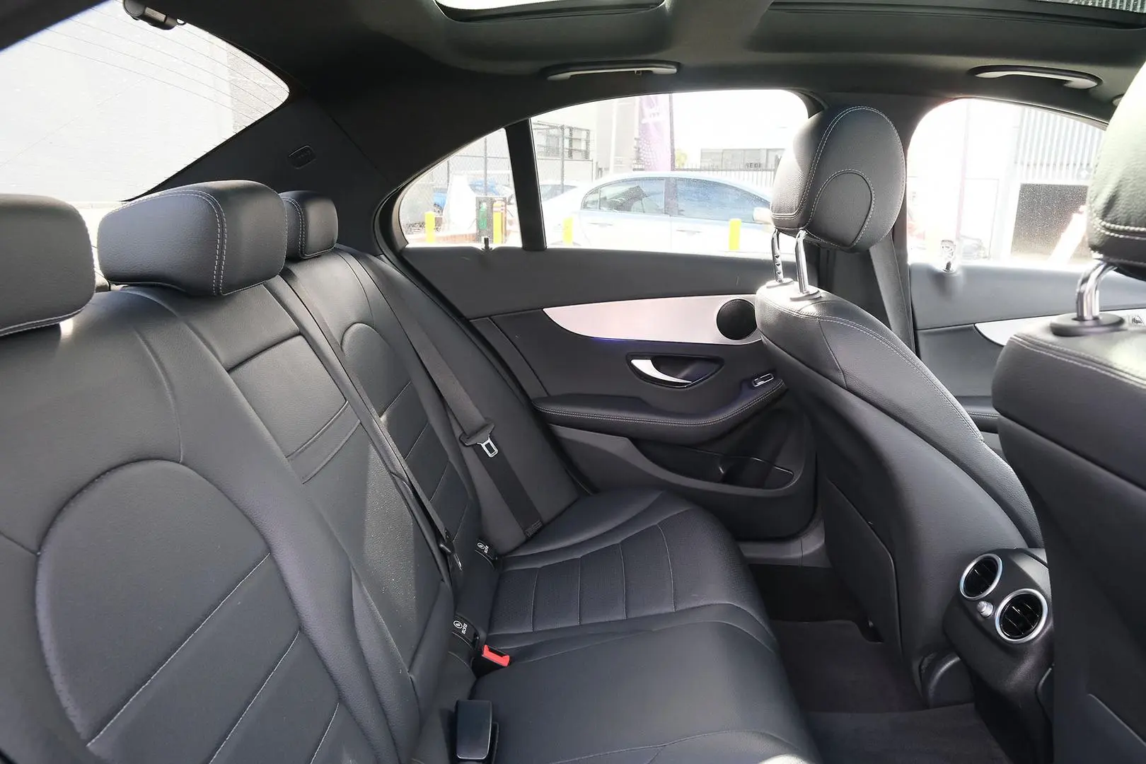 2021 Mercedes-Benz C-Class Gallery Image 13