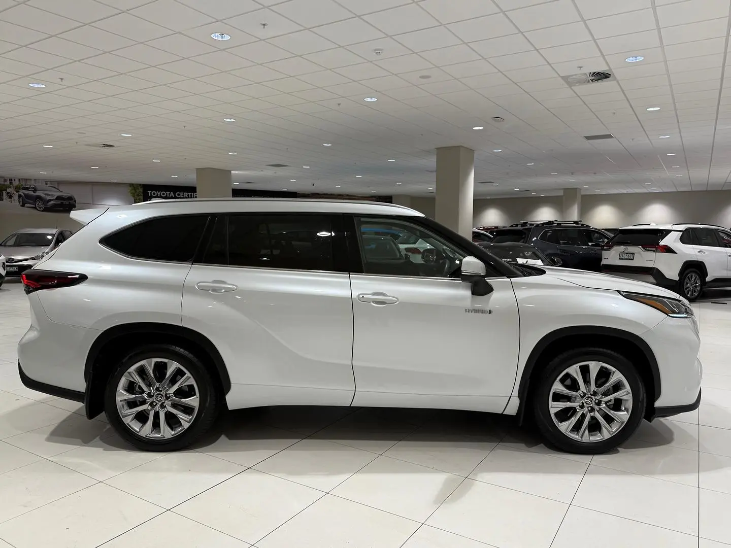 2024 Toyota Kluger Gallery Image 2
