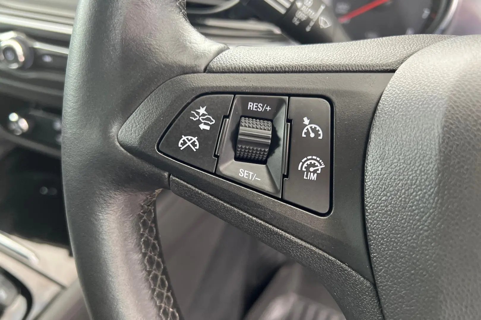 2019 Holden Commodore Gallery Image 16