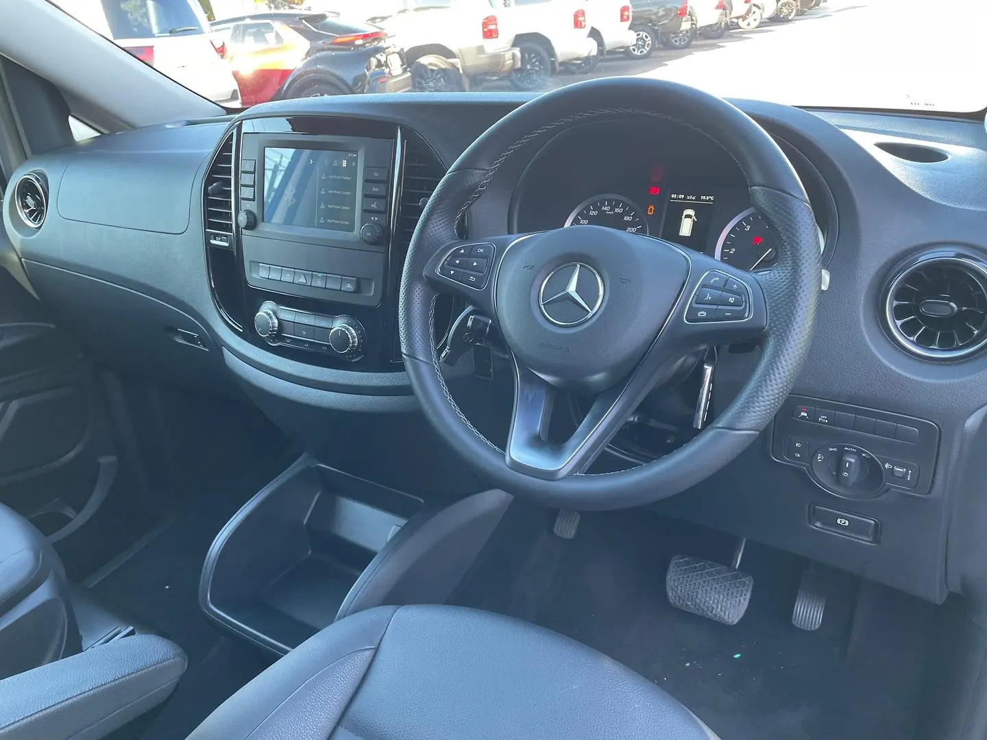 2022 Mercedes-Benz Valente Gallery Image 15