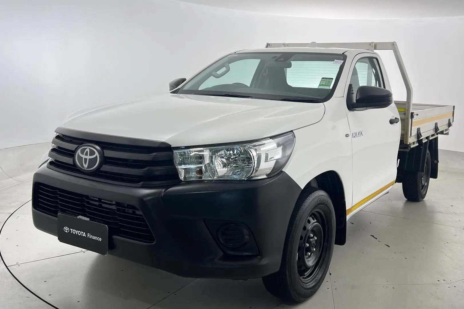 2022 Toyota Hilux Gallery Image 2