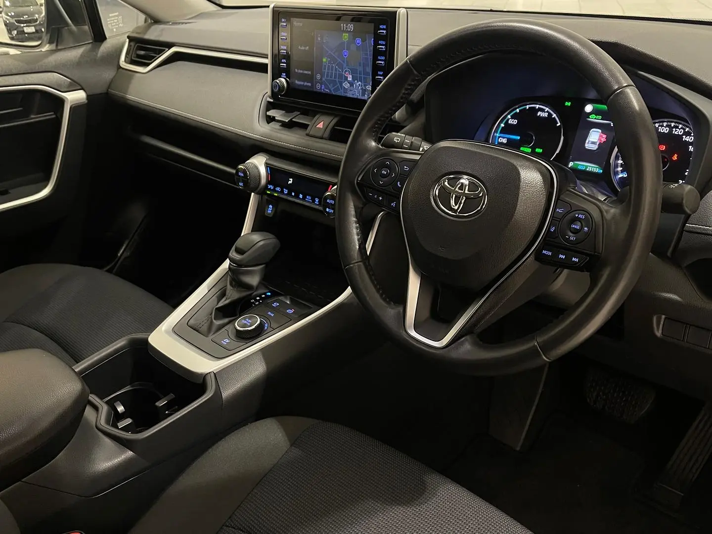 2023 Toyota RAV4 Gallery Image 13