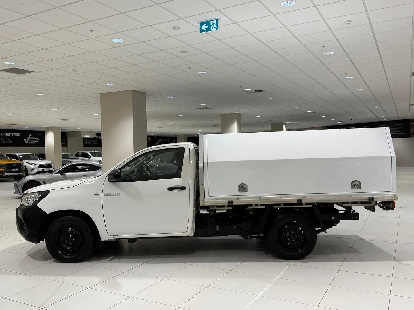 2019 Toyota Hilux Gallery Image 6