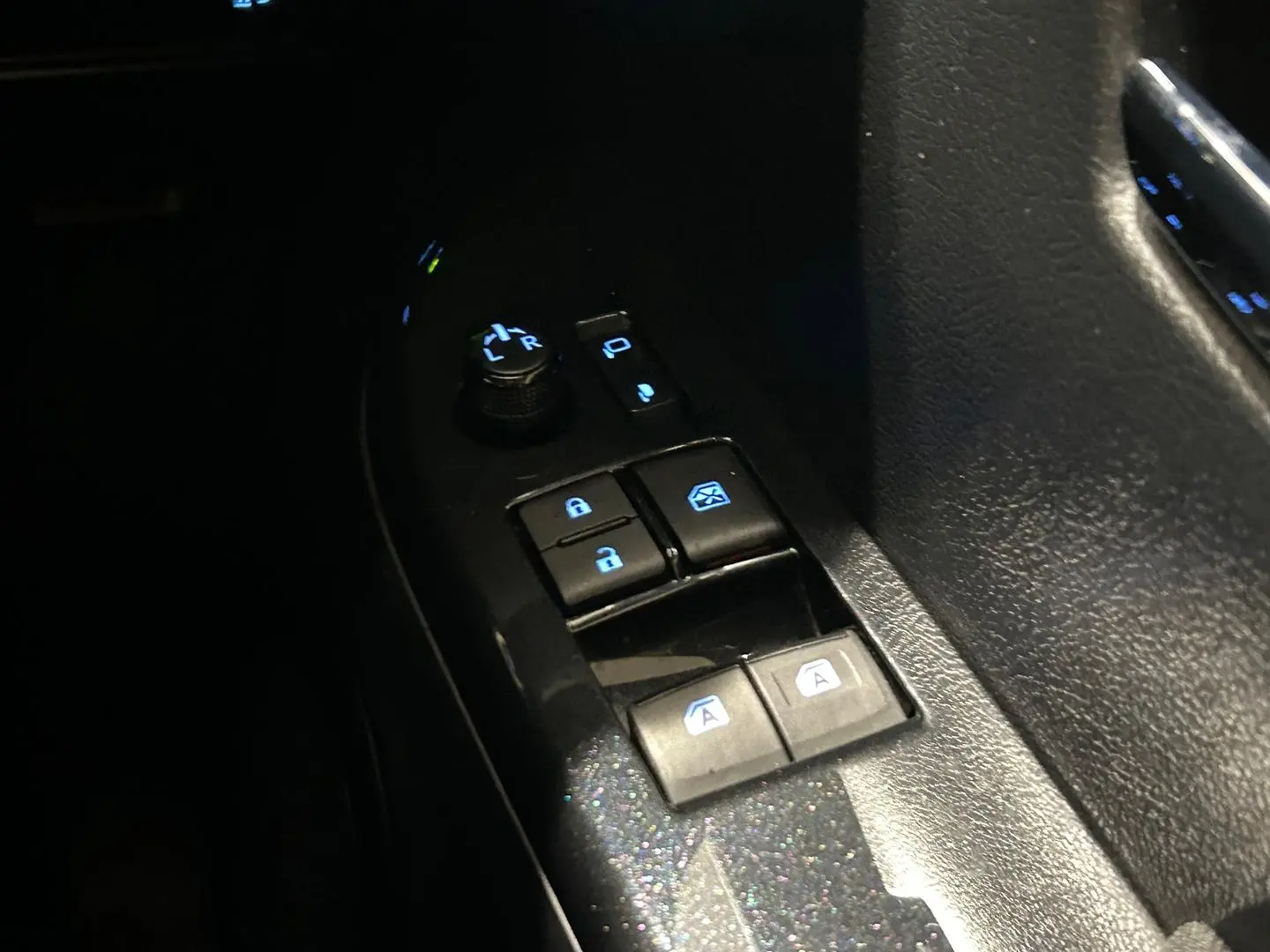 2023 Toyota Hilux Gallery Image 23