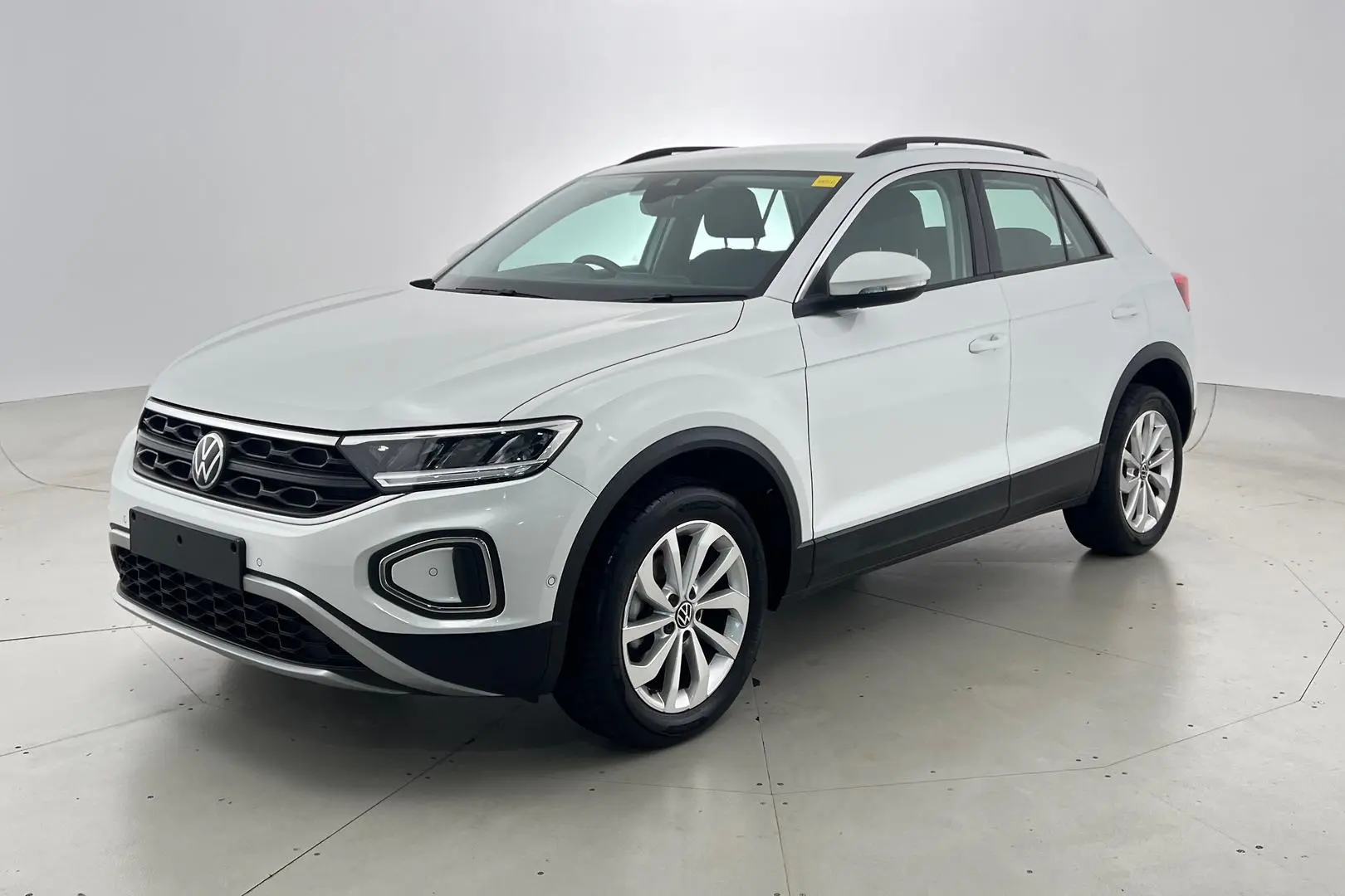 2023 Volkswagen T-Roc Gallery Image 9