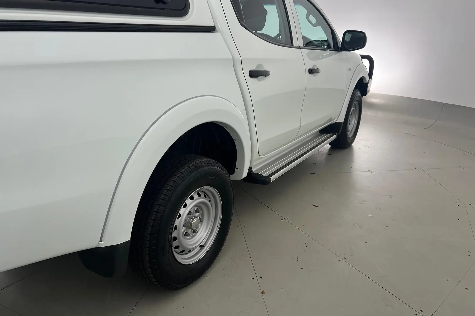 2017 Mitsubishi Triton Gallery Image 10