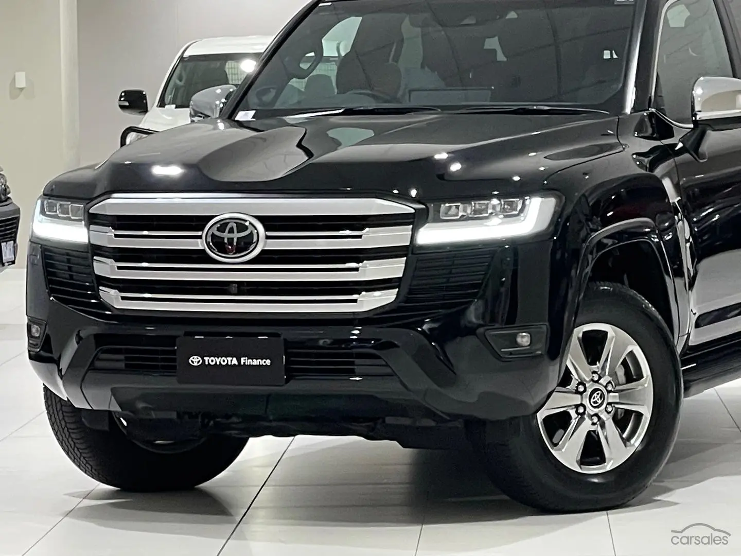 2023 Toyota Landcruiser Image 6