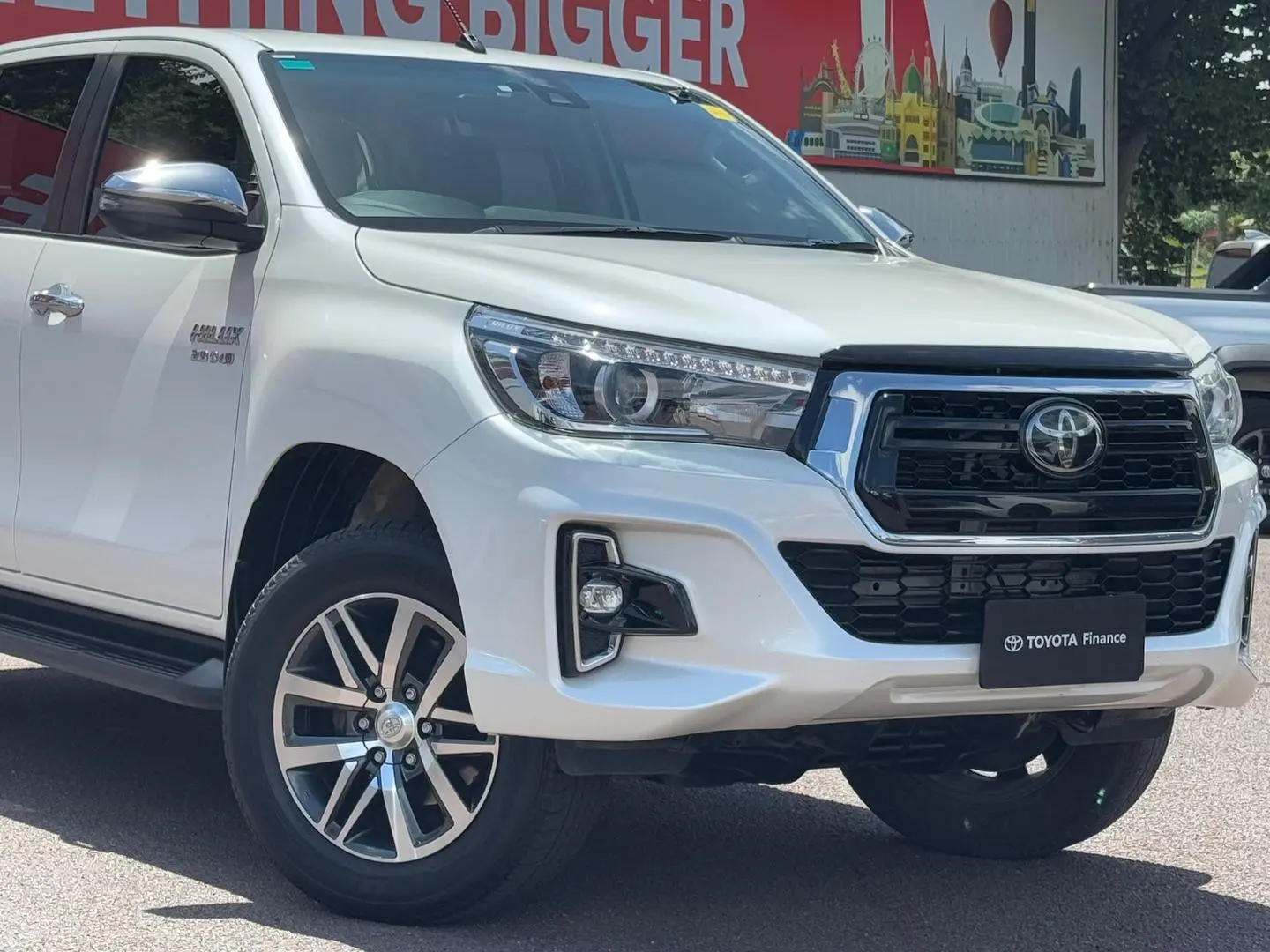 2019 Toyota Hilux Gallery Image 2