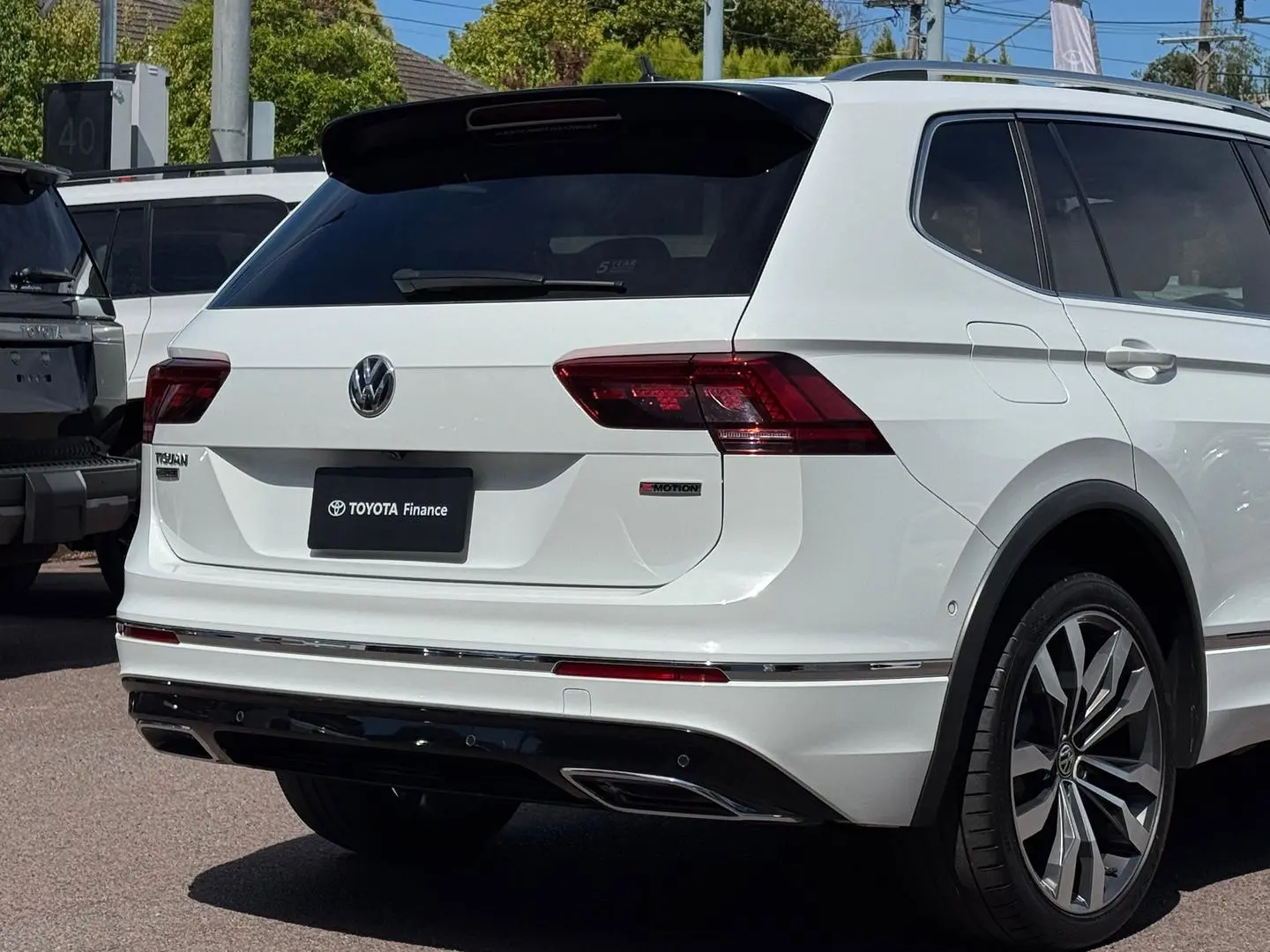 2021 Volkswagen Tiguan Gallery Image 5