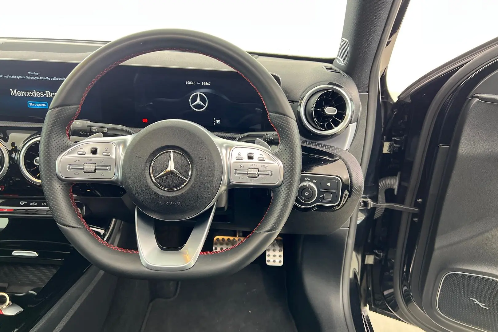 2018 Mercedes-Benz A-Class Gallery Image 17