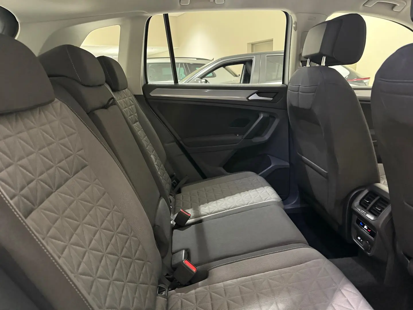 2023 Volkswagen Tiguan Gallery Image 14