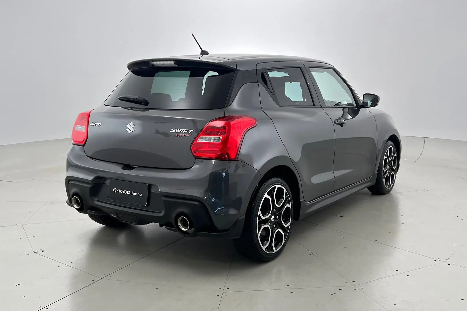 2018 Suzuki Swift Gallery Image 4