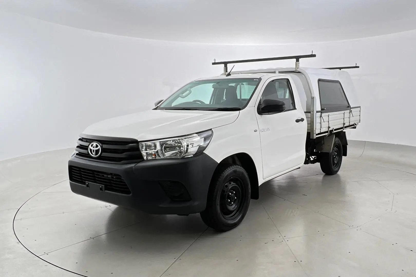 2018 Toyota Hilux Gallery Image 4