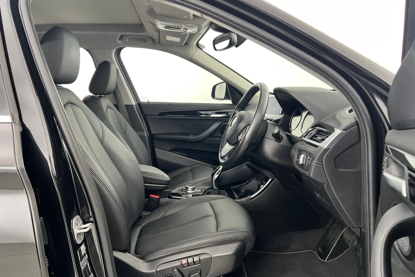 2021 BMW X1 Gallery Image 11