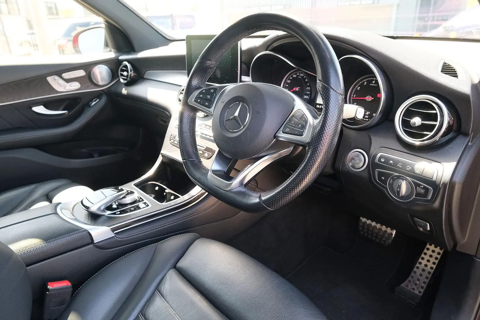 2019 Mercedes-Benz GLC-Class Gallery Image 7