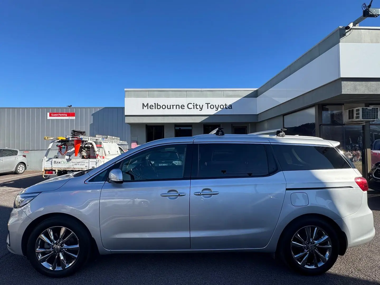 2018 Kia Carnival Gallery Image 9