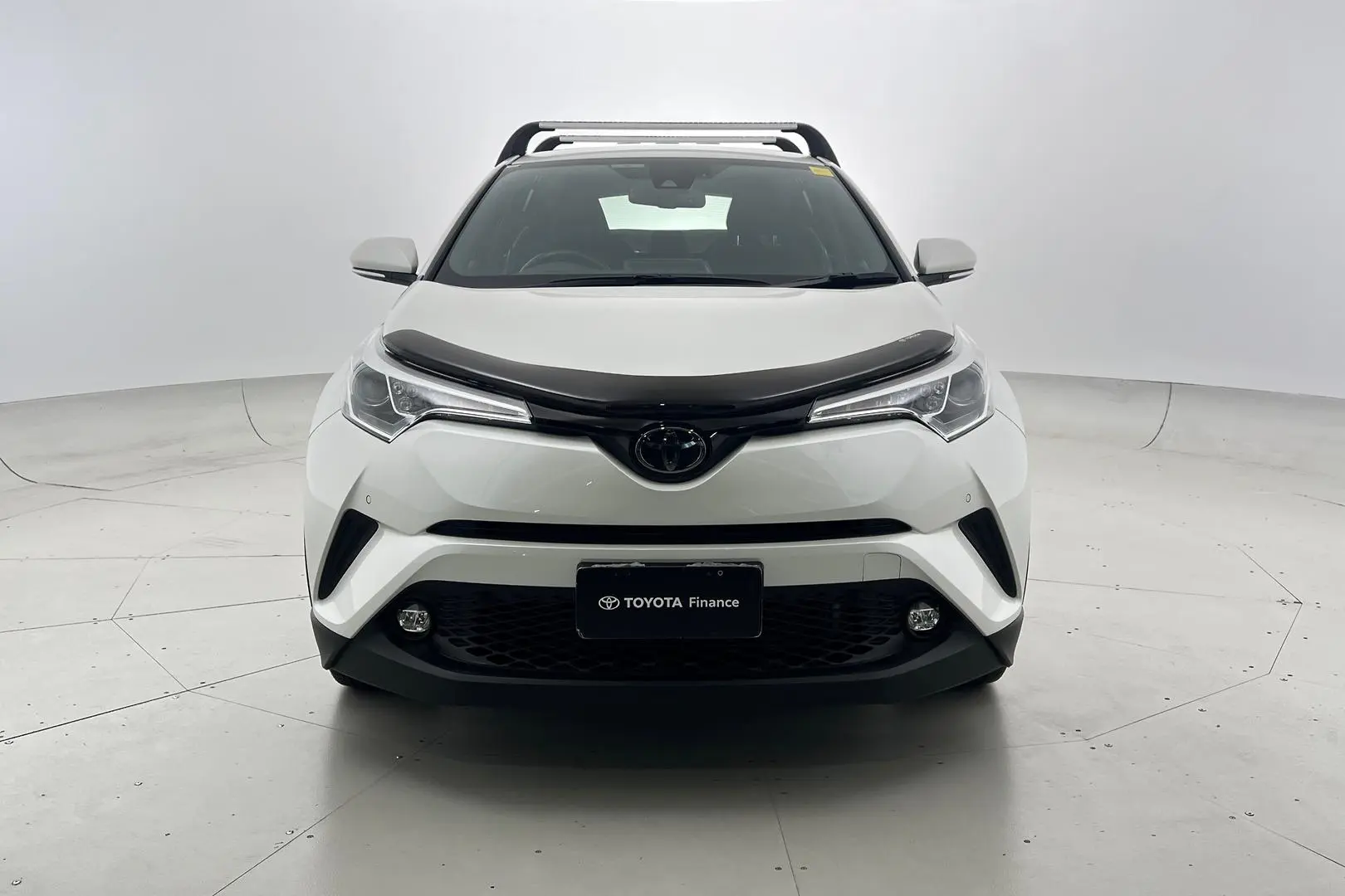 2019 Toyota C-HR Gallery Image 10