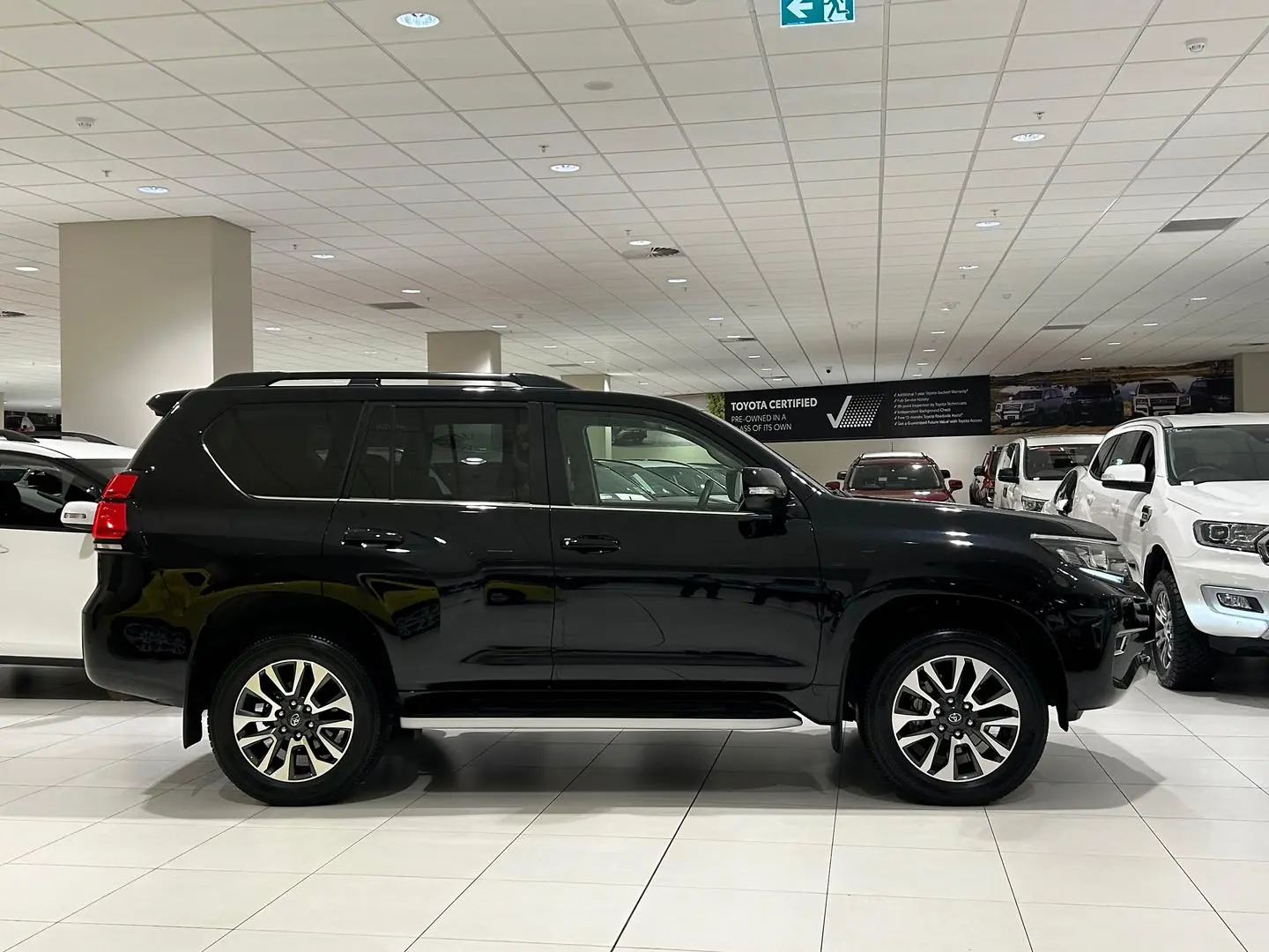 2023 Toyota Landcruiser Prado Gallery Image 2