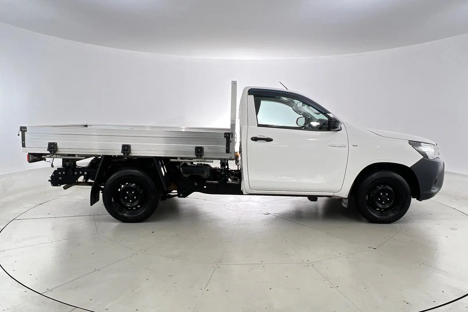2020 Toyota Hilux Gallery Image 3