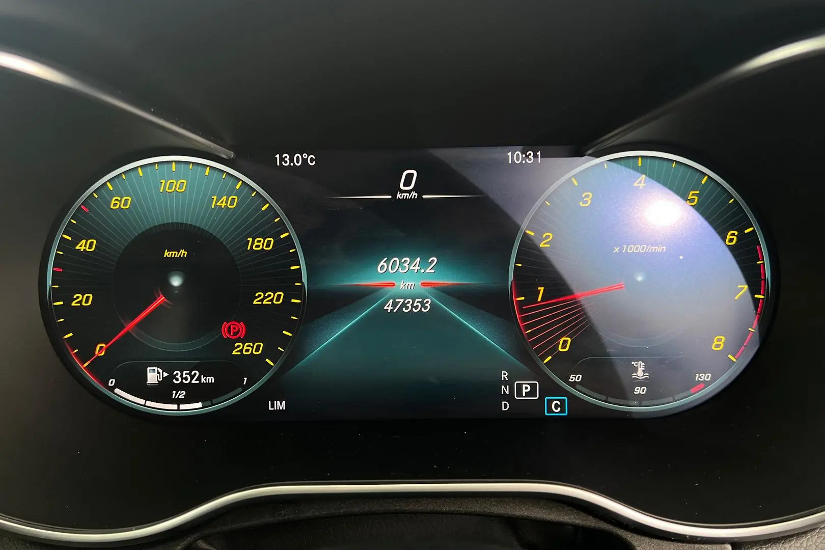 2020 Mercedes-Benz C-Class Gallery Image 17