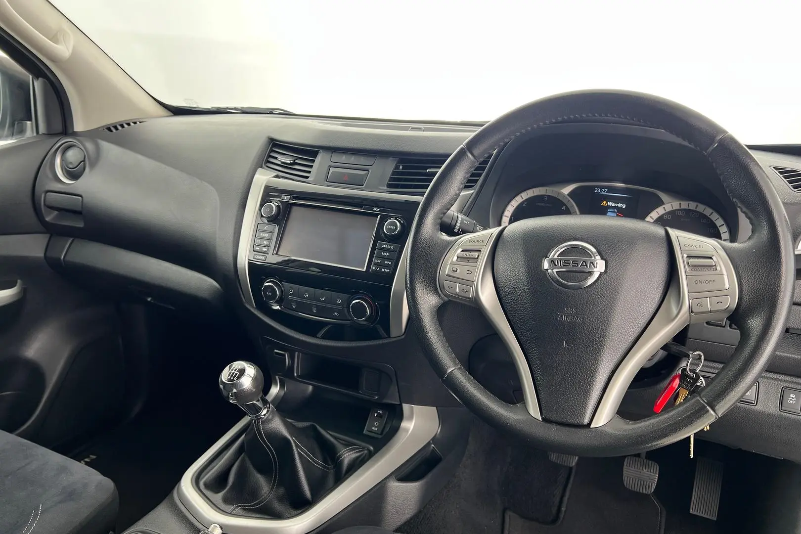 2017 Nissan Navara Gallery Image 12