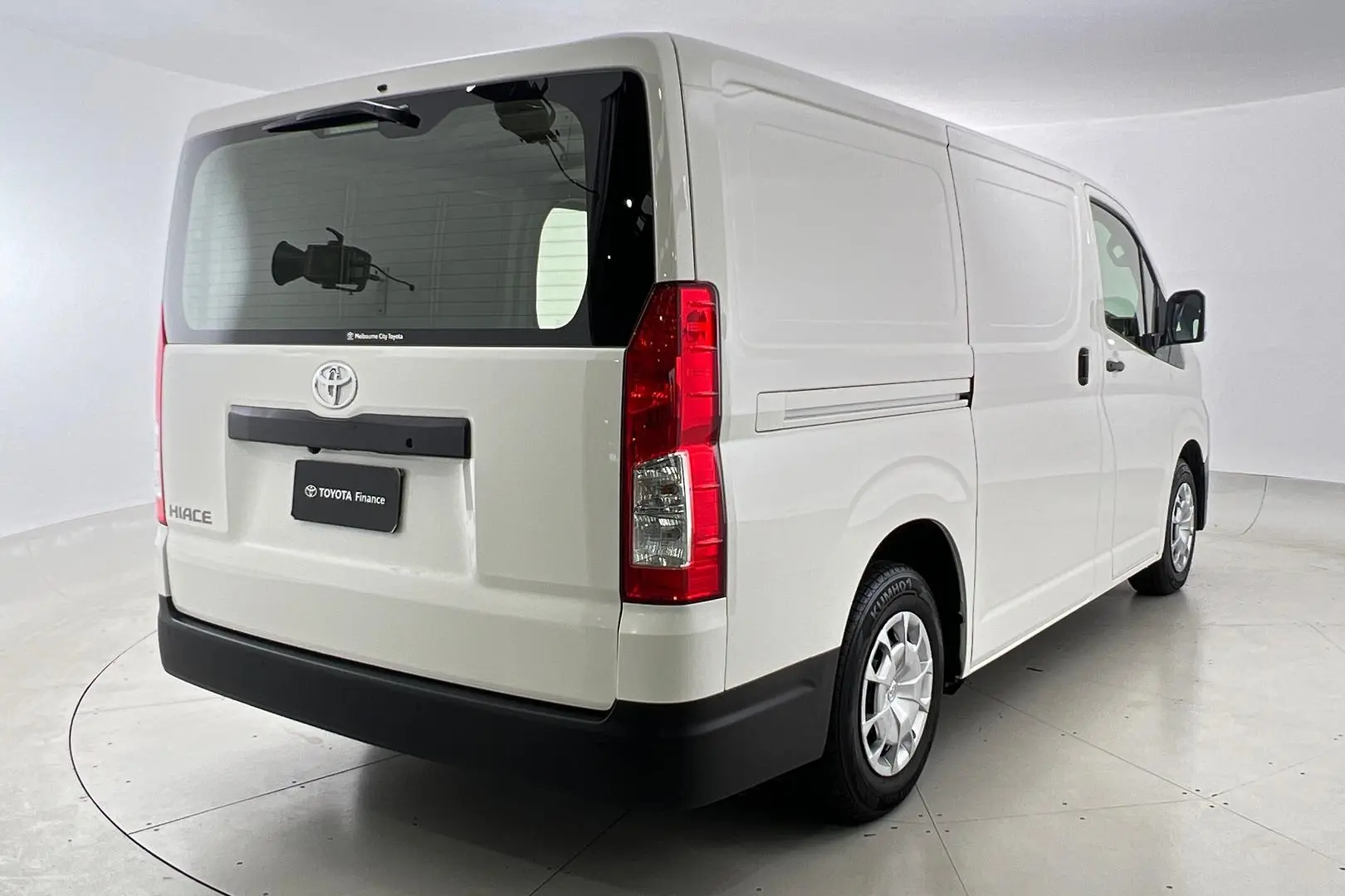 2022 Toyota Hiace Gallery Image 6