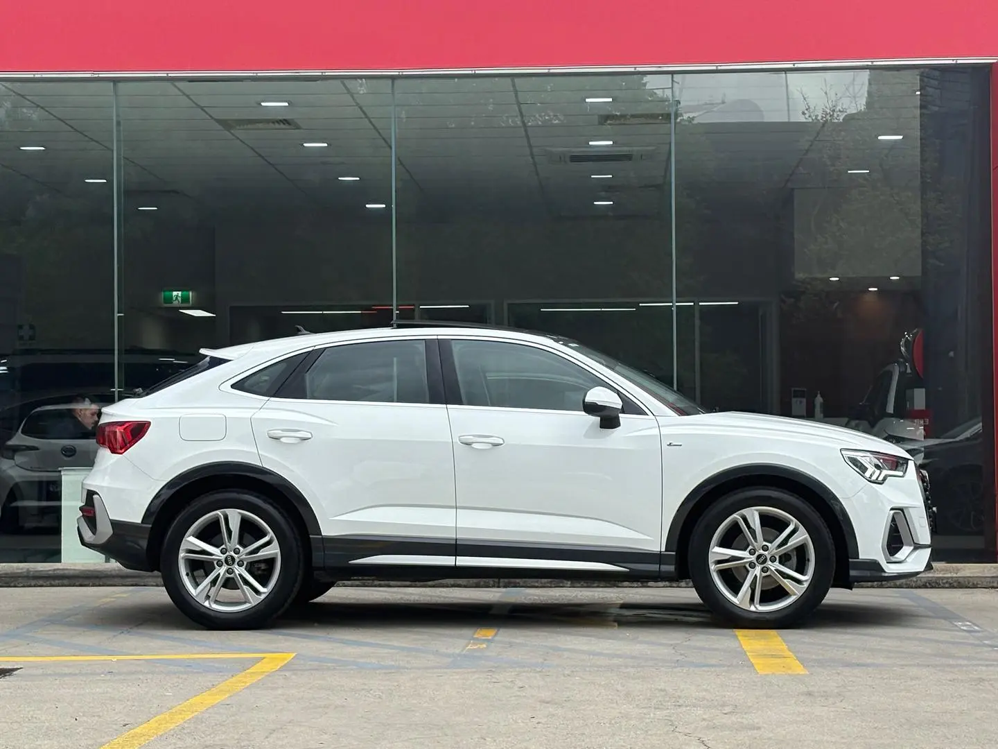 2020 Audi Q3 Gallery Image 3