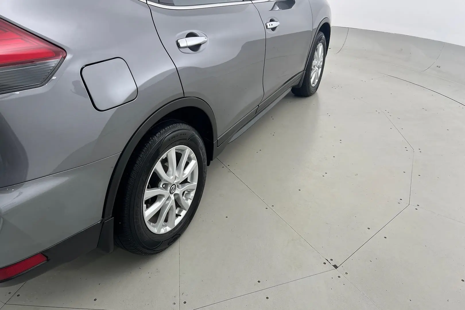 2021 Nissan X-TRAIL Gallery Image 16