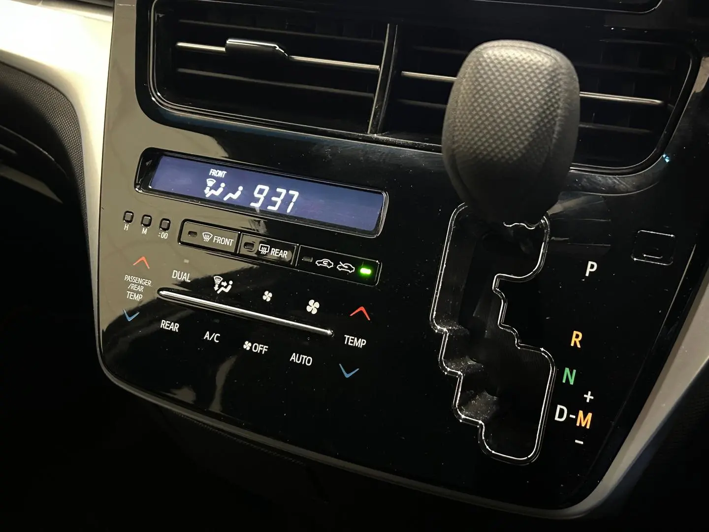 2019 Toyota Tarago Gallery Image 17