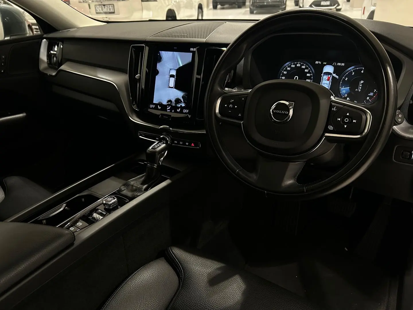 2020 Volvo XC60 Gallery Image 13