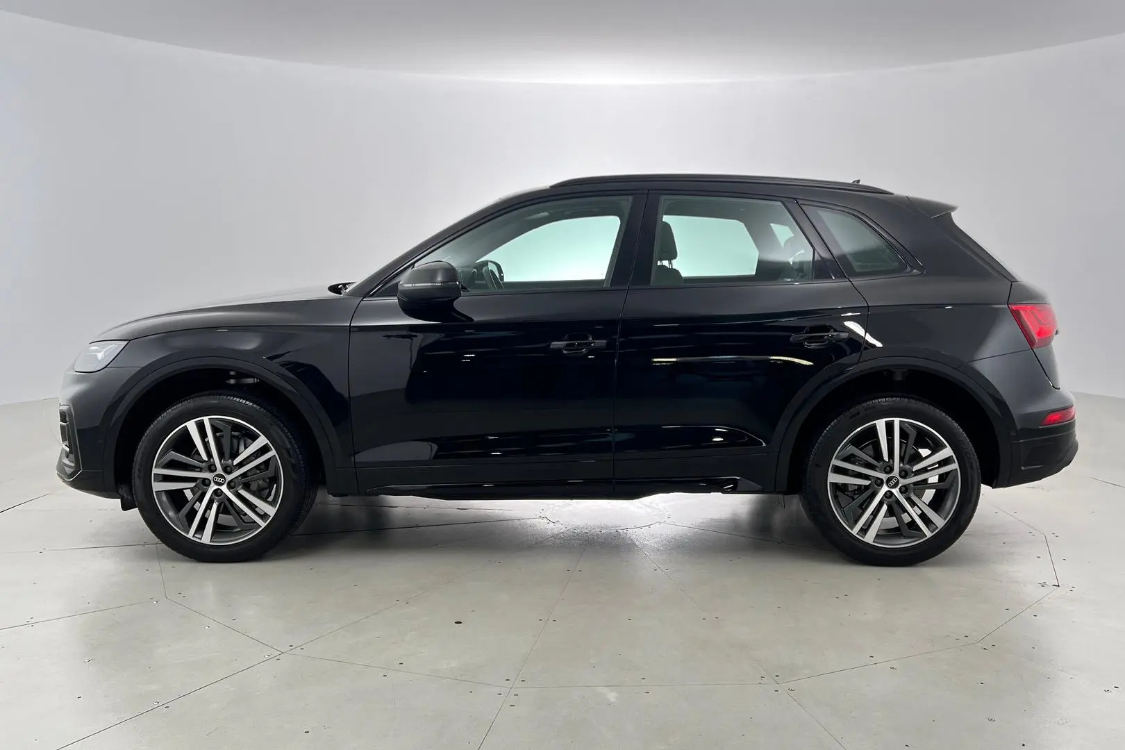 2021 Audi Q5 Gallery Image 8