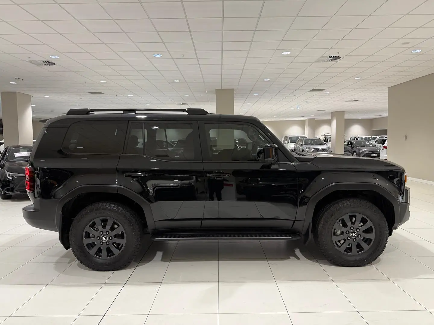 2025 Toyota Landcruiser Prado Gallery Image 2