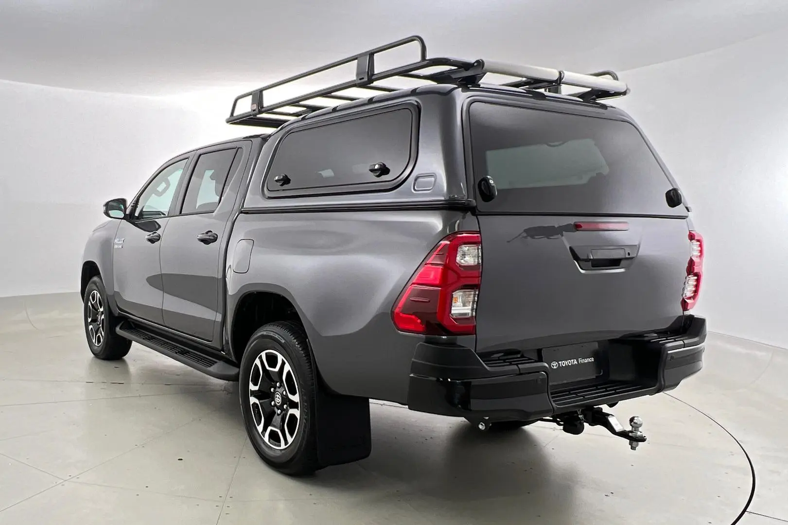 2024 Toyota Hilux Gallery Image 7