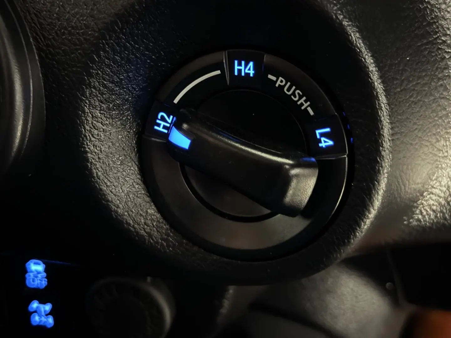 2022 Toyota Hilux Gallery Image 25