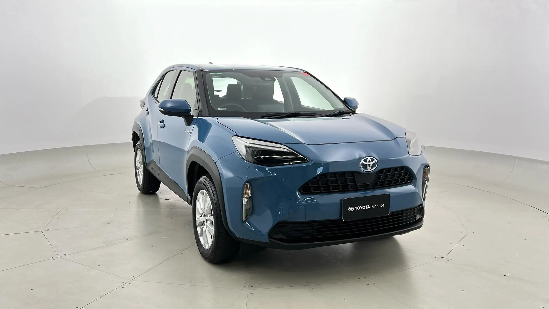 2022 Toyota Yaris Cross Gallery Image 4