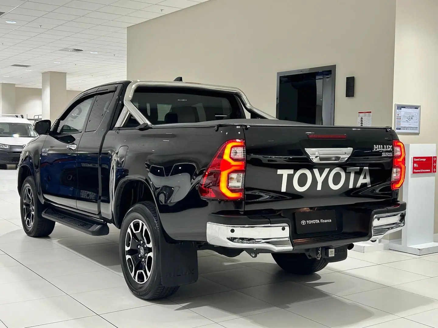 2023 Toyota Hilux Gallery Image 8