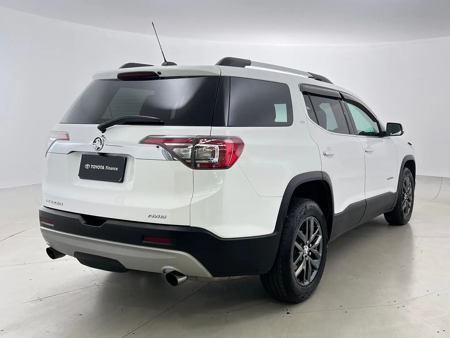 2019 Holden Acadia Gallery Image 4