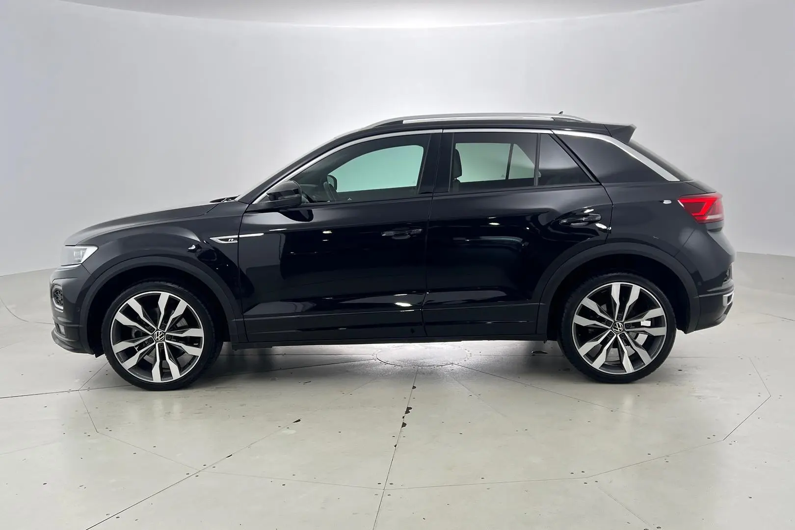 2021 Volkswagen T-Roc Gallery Image 8