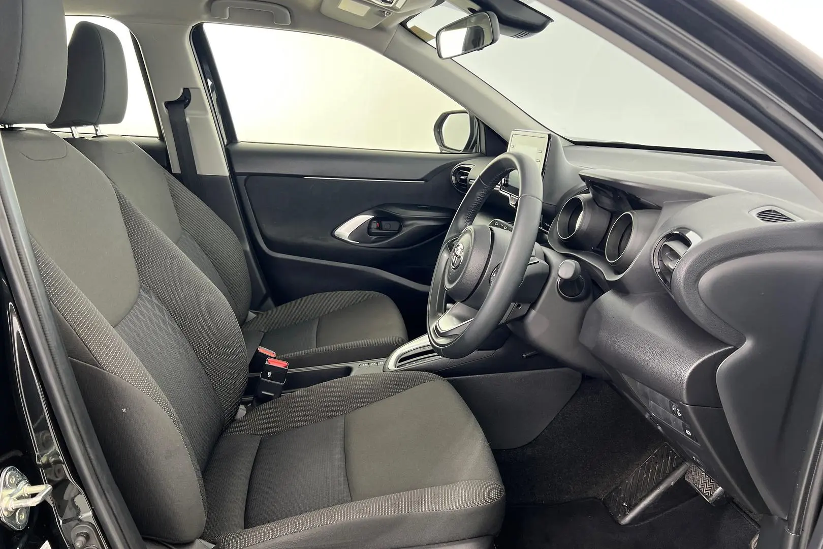 2024 Toyota Yaris Cross Gallery Image 11