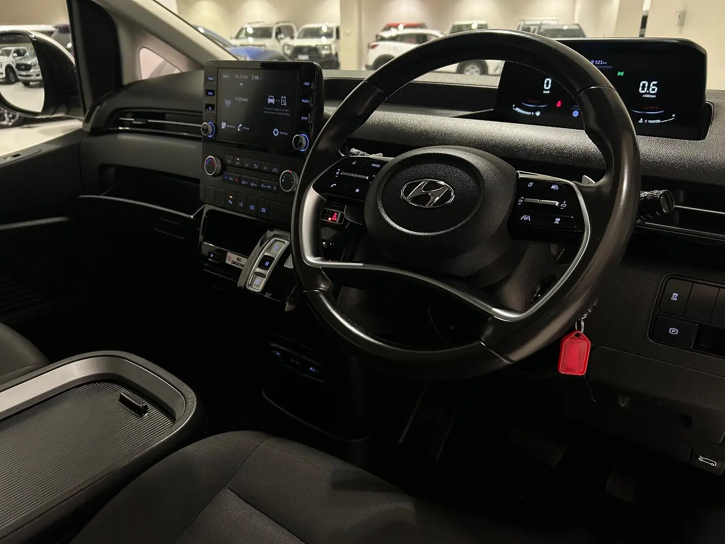 2022 Hyundai STARIA Gallery Image 12