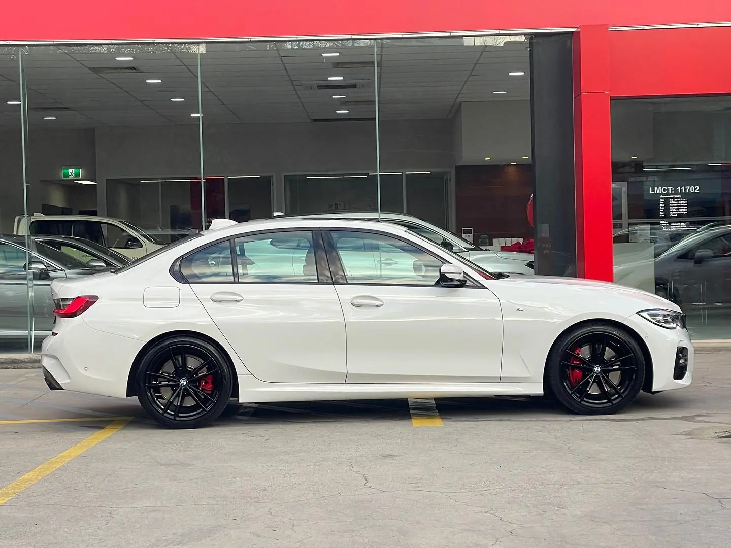 2022 BMW 3 Series Gallery Image 3