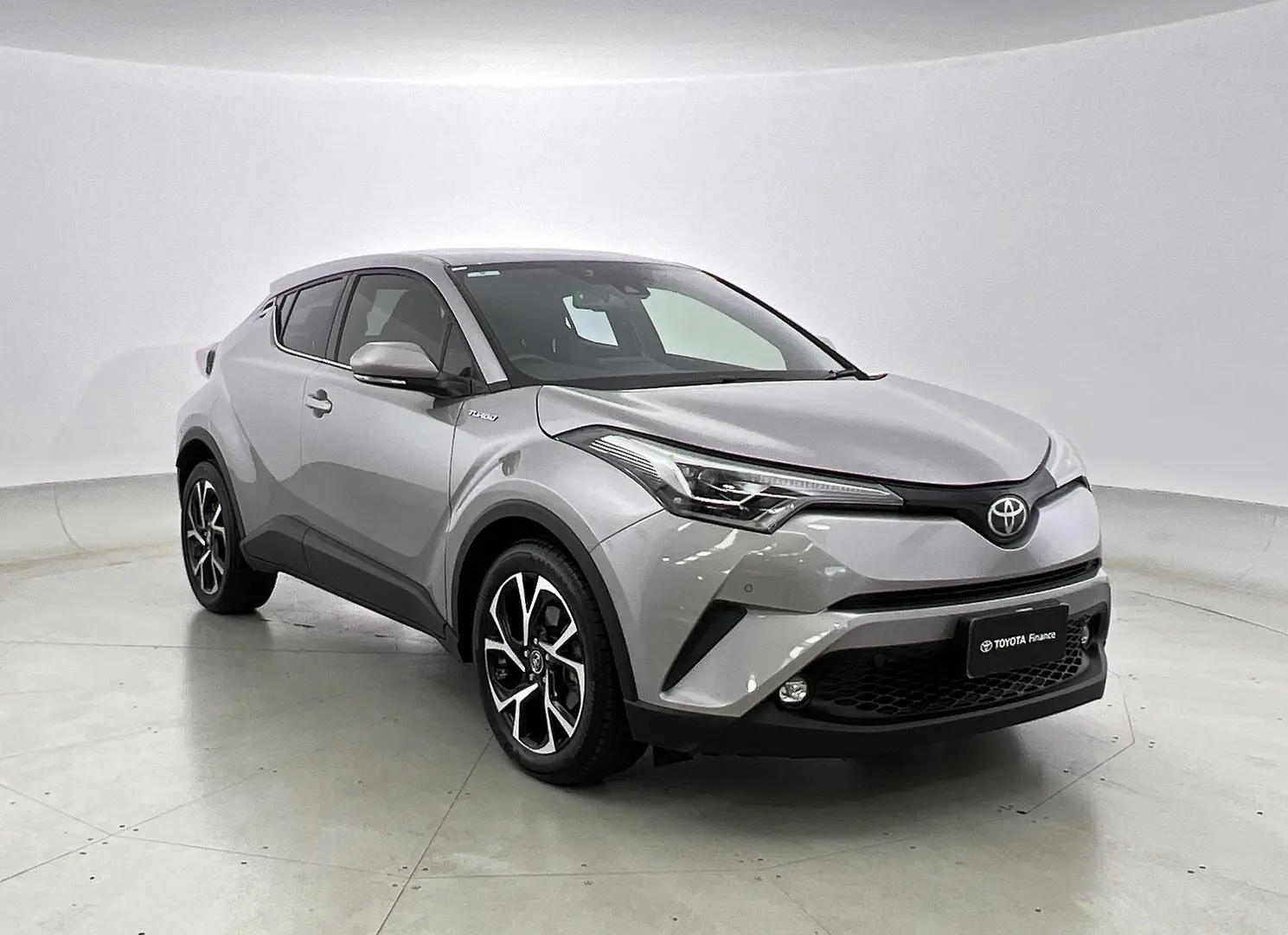 2017 Toyota C-HR Image 1